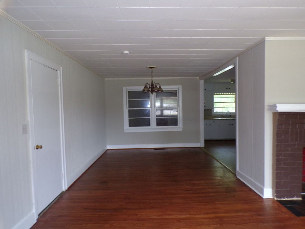 1714 Veterans Memorial Pkwy - Photo 5 of 15