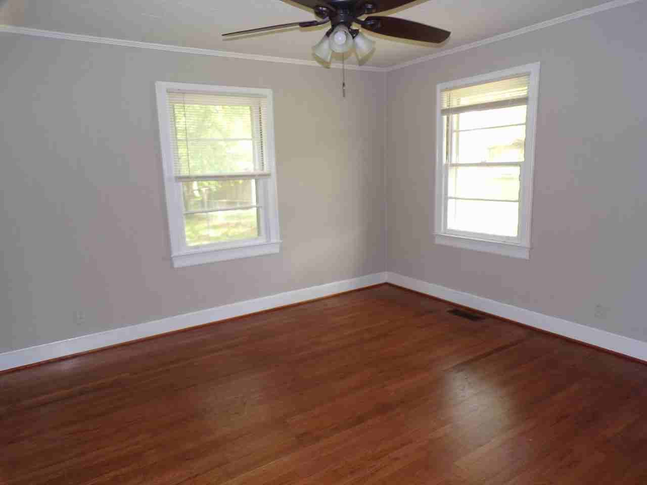 1714 Veterans Memorial Pkwy - Photo 7 of 15
