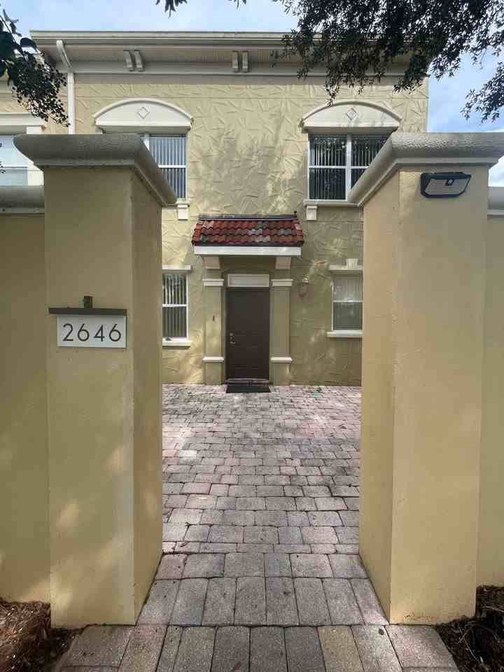 2646 Bella Vista Dr - Photo 2 of 34