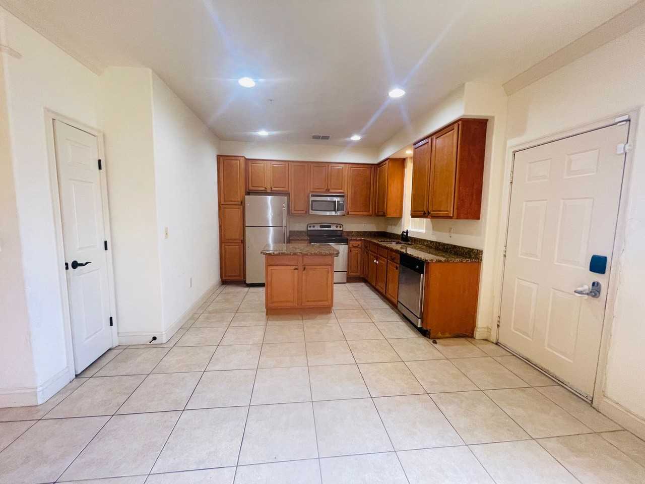 2646 Bella Vista Dr - Photo 6 of 34