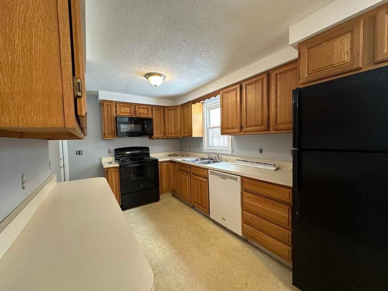 20 Spencer Ave - Photo 4 of 18