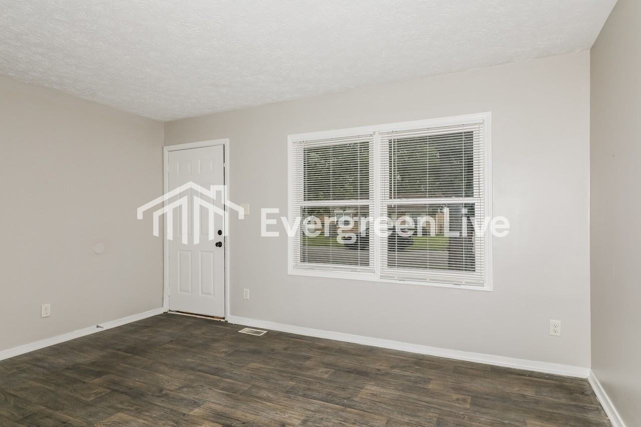 7608 E 34th St - Photo 3 of 15