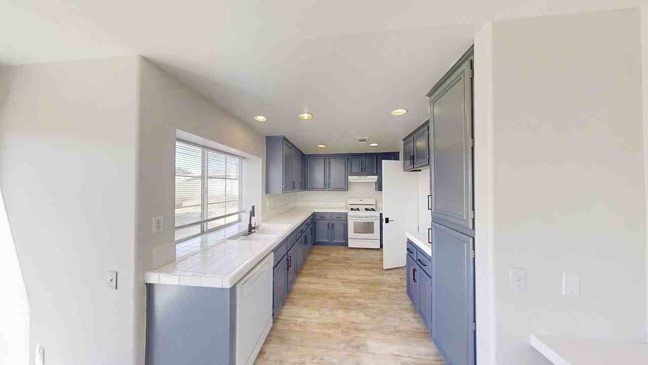 1045 Willmont Way - Photo 6 of 15