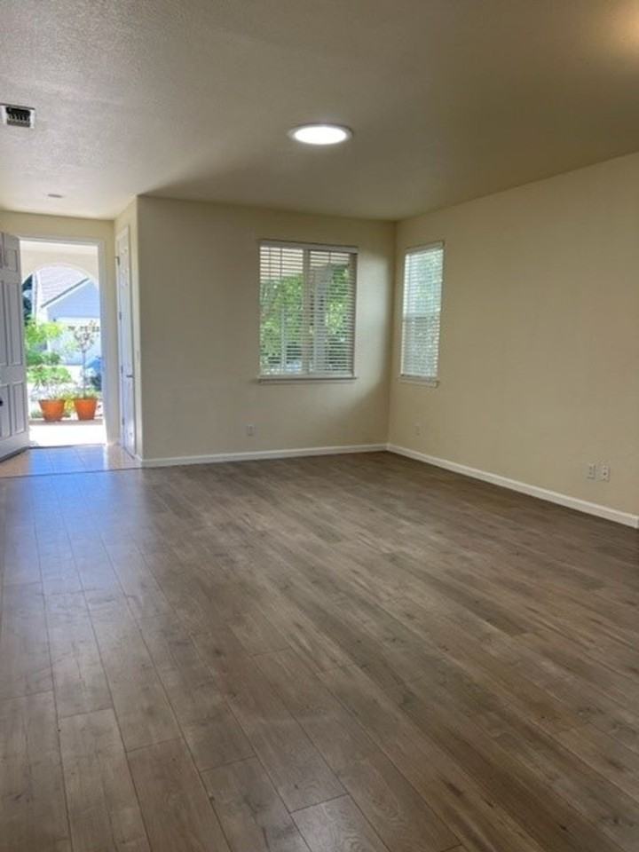 11805 Dionysus Way - Photo 5 of 27