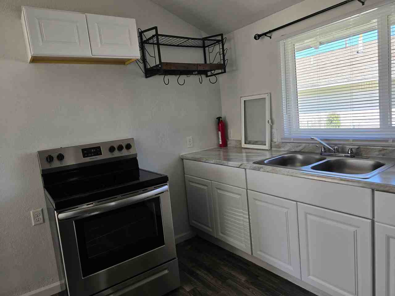 1100 S Wisconsin Ave - Photo 6 of 11