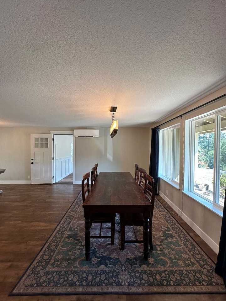 325 Kellisha Ln - Photo 7 of 36