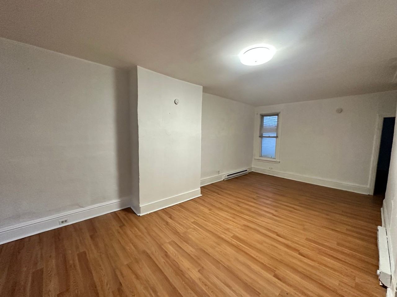 1148 Derry St - Photo 4 of 34