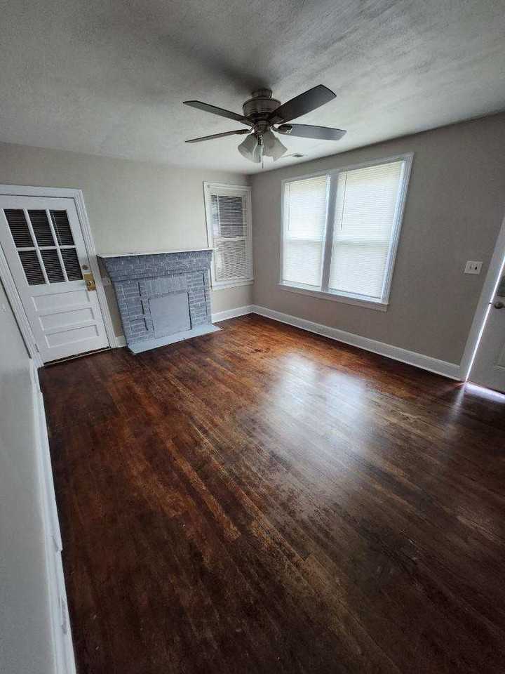 2309 Westview Dr - Photo 2 of 11