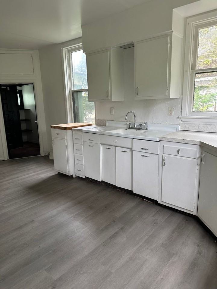1405 Belleview Blvd - Photo 2 of 18