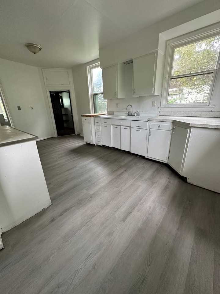 1405 Belleview Blvd - Photo 3 of 18