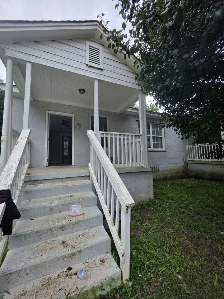 104 Pinata Ct - Photo 2 of 5