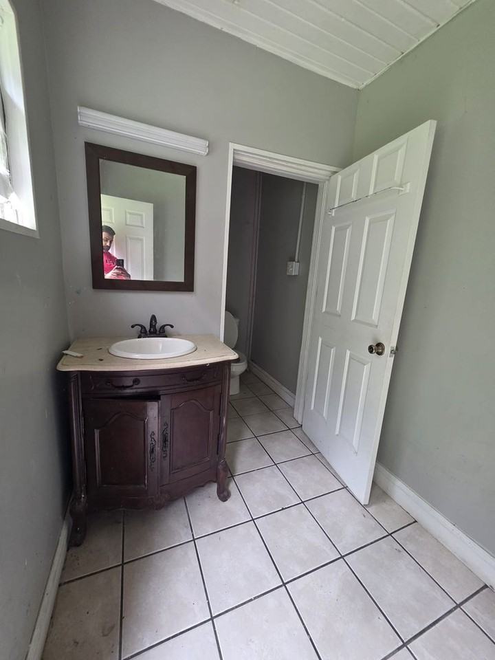 104 Pinata Ct - Photo 3 of 5