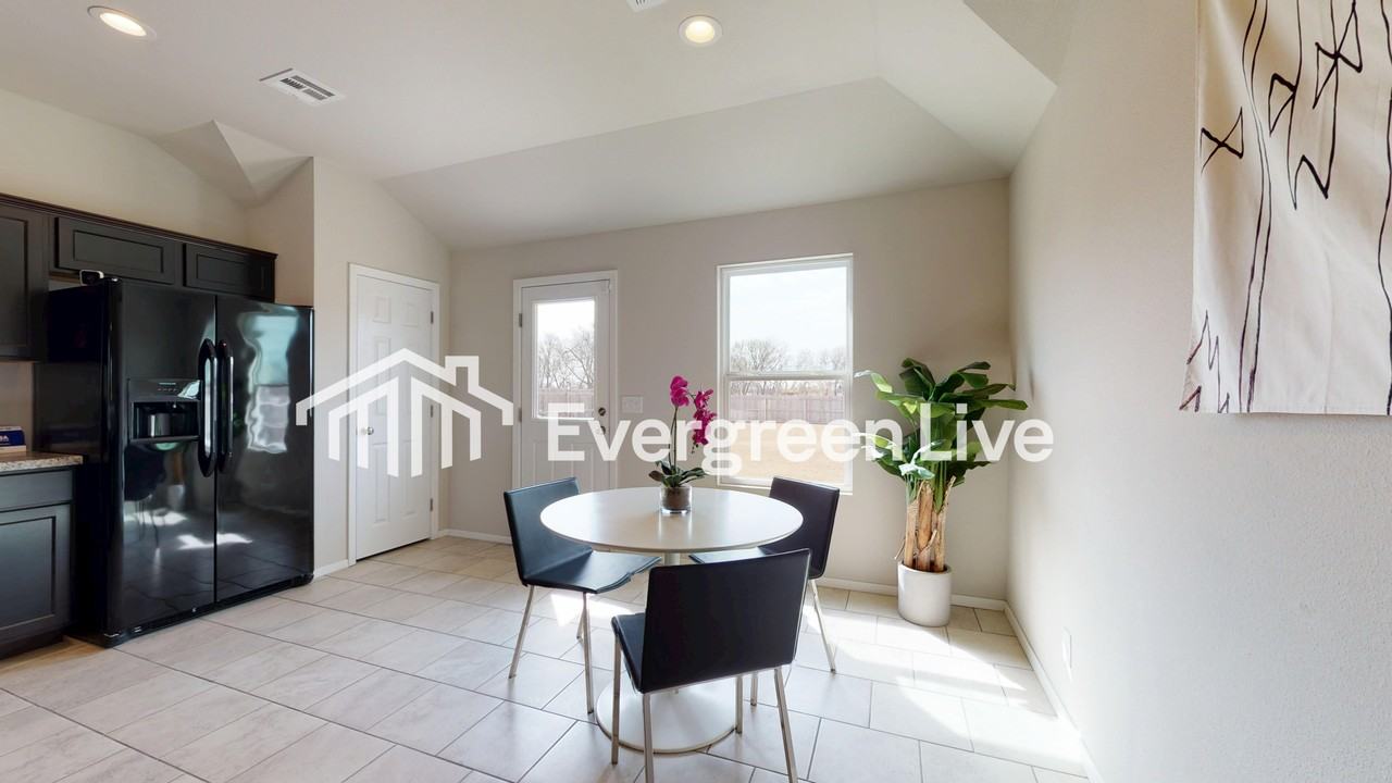 S Lions Ave - Photo 5 of 17