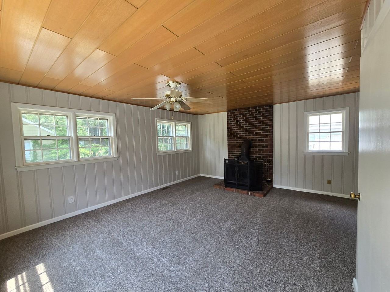 217 Brainerd Ave - Photo 4 of 22