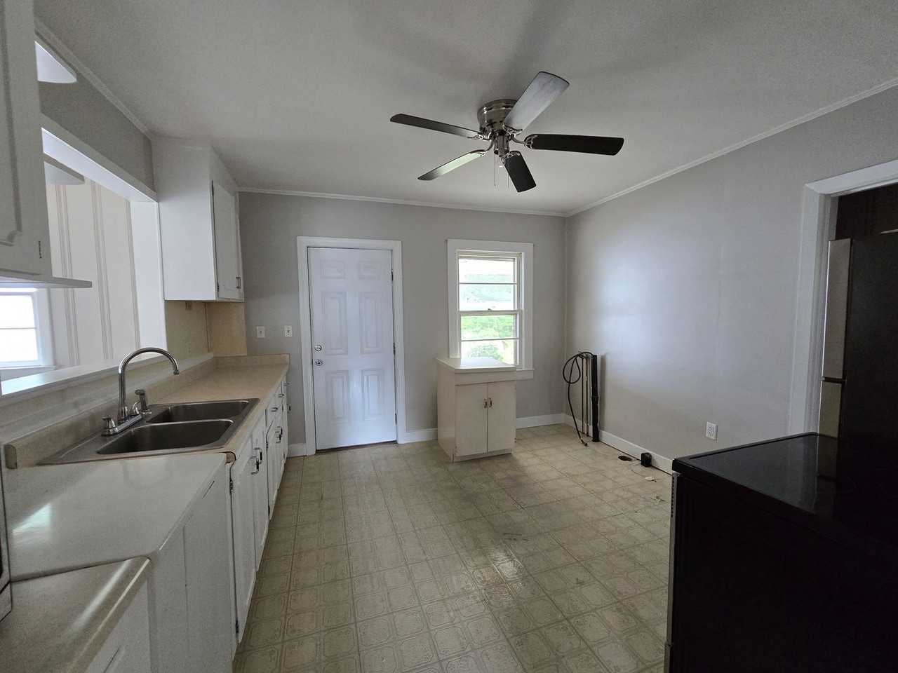 217 Brainerd Ave - Photo 5 of 22