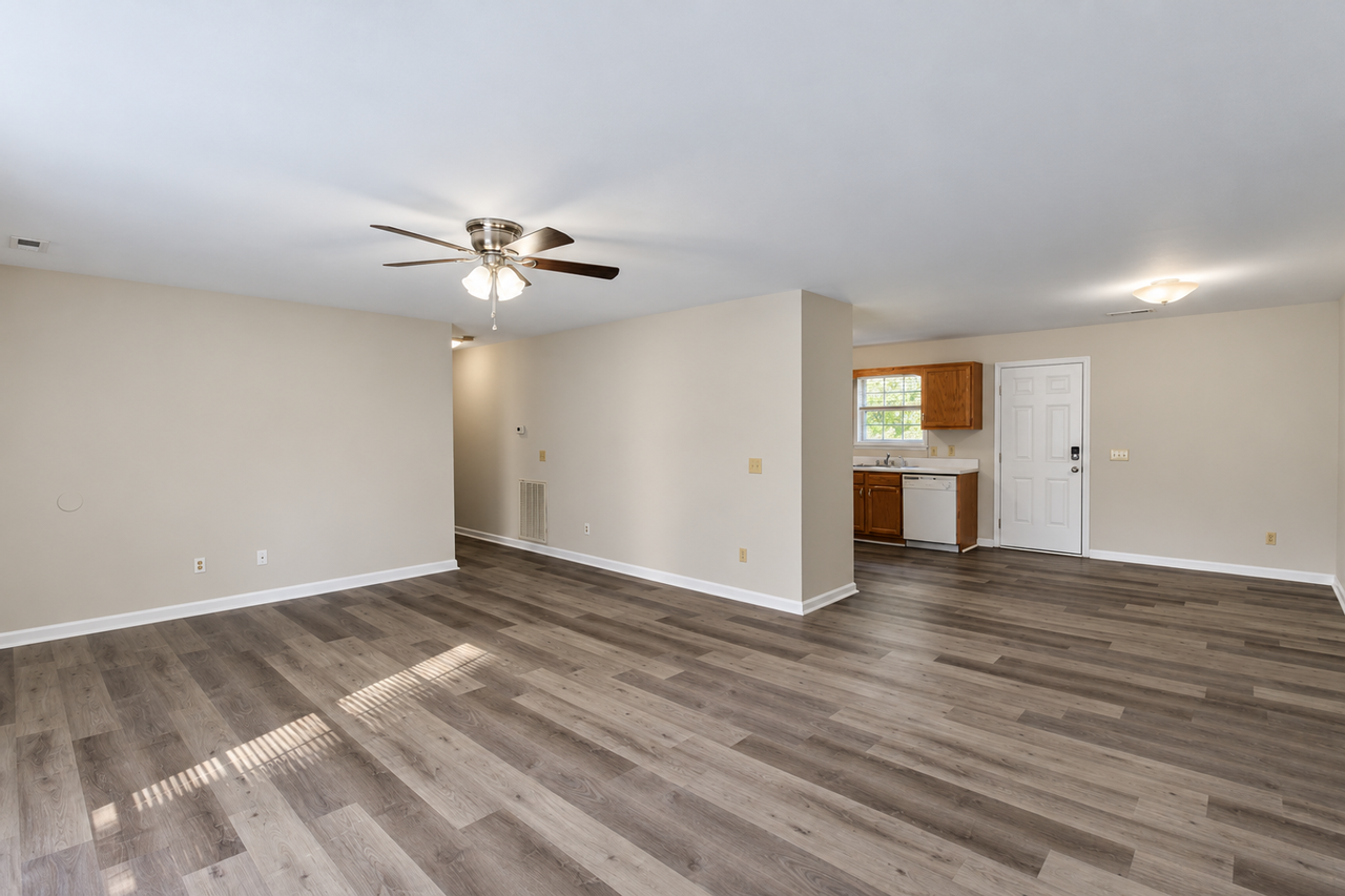 424 Blake Cir - Photo 3 of 26