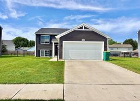 featured image of 3105 Falling Oak Dr