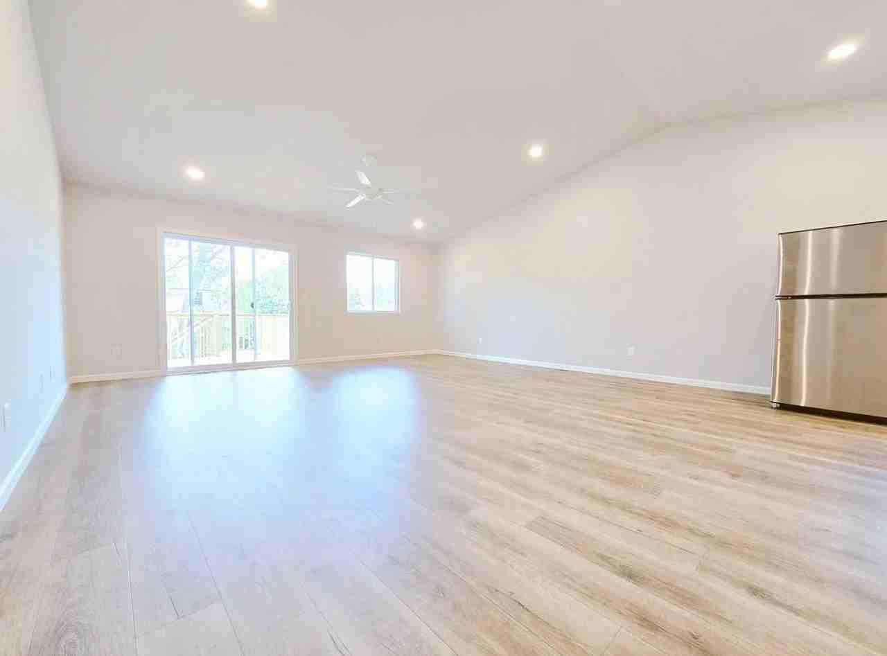 3105 Falling Oak Dr - Photo 2 of 23