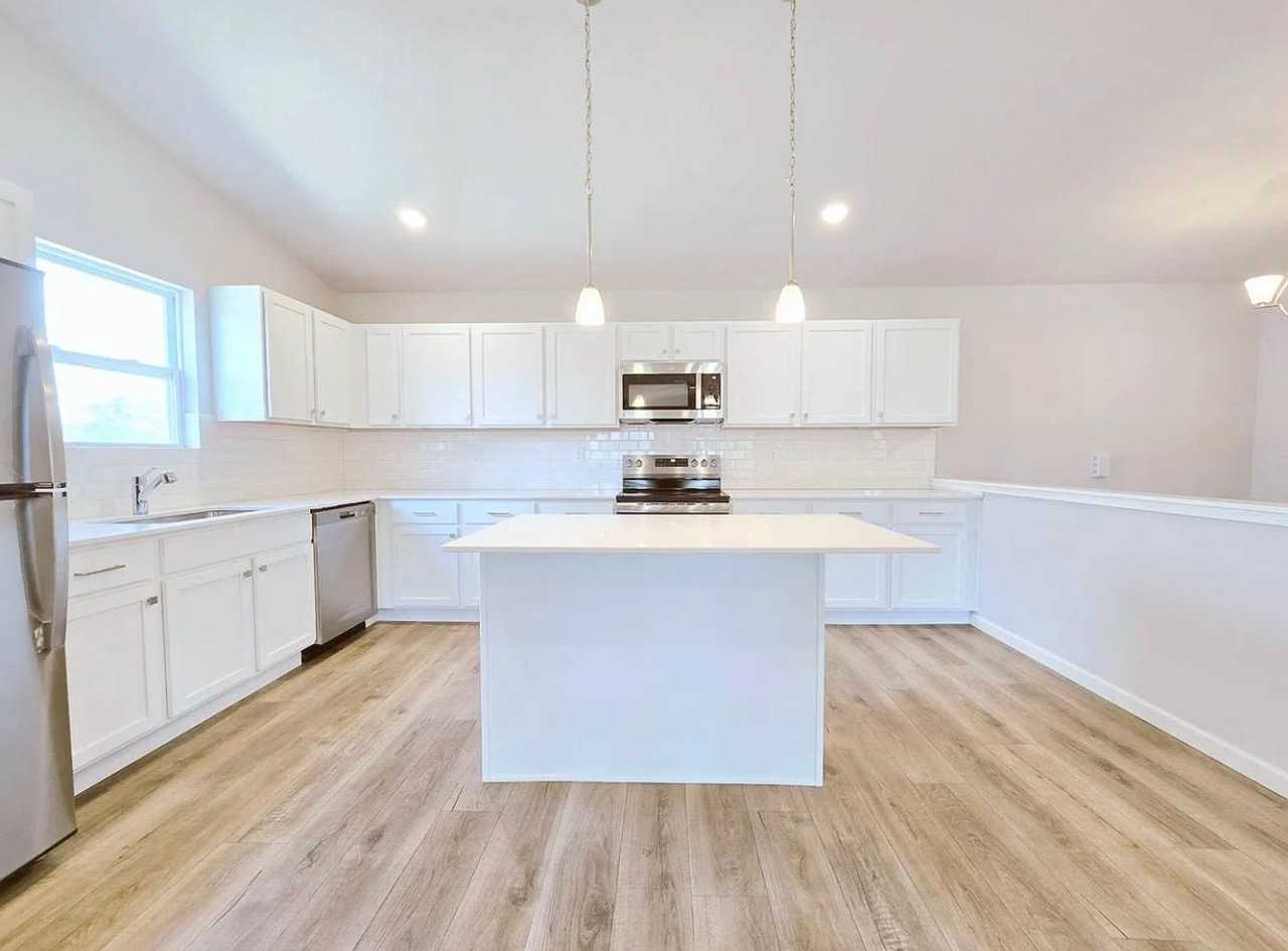 3105 Falling Oak Dr - Photo 4 of 23