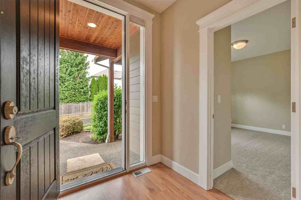 376 Forest Pl - Photo 4 of 25