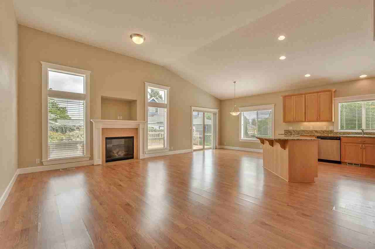 376 Forest Pl - Photo 5 of 25
