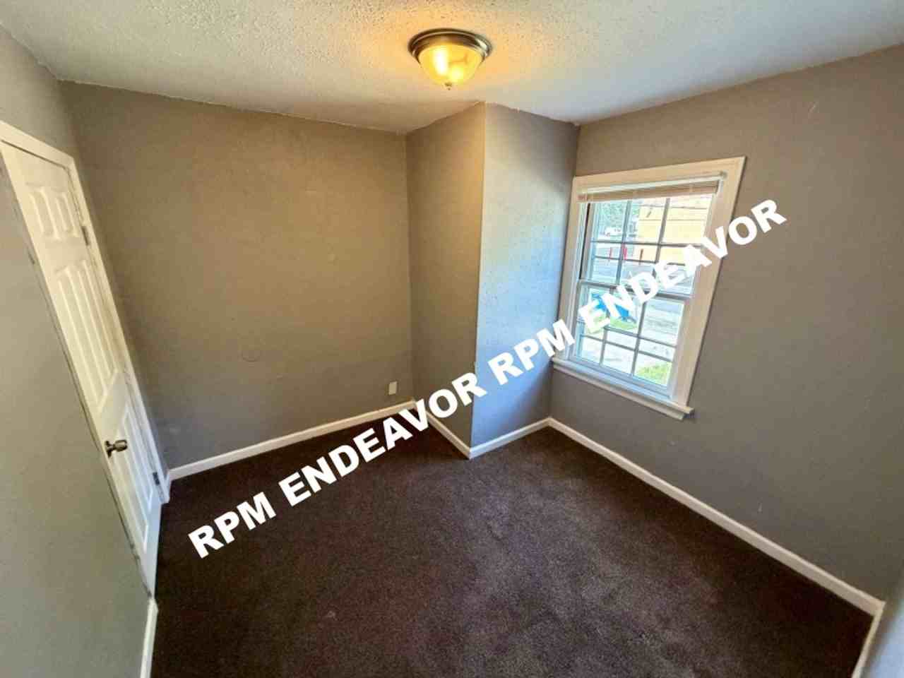200 Chambers Rd - Photo 5 of 15
