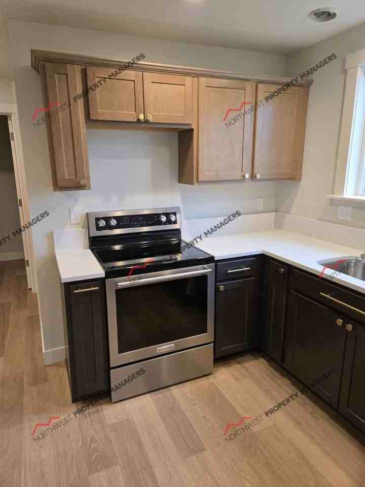 1176 Sw 22nd St - Photo 4 of 21
