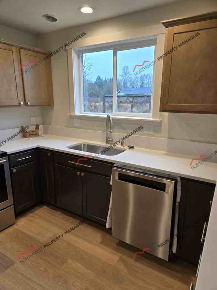 1176 Sw 22nd St - Photo 5 of 21