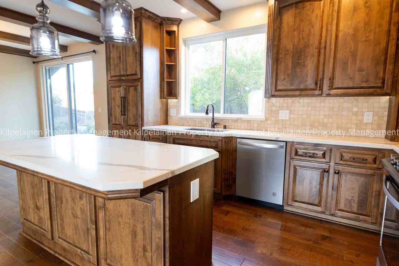 125 Finnians Way - Photo 4 of 25