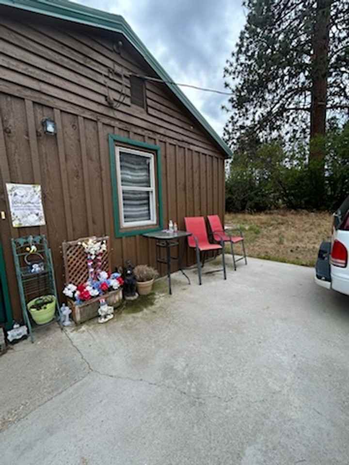 228 Sweathouse Creek Rd - Photo 3 of 50