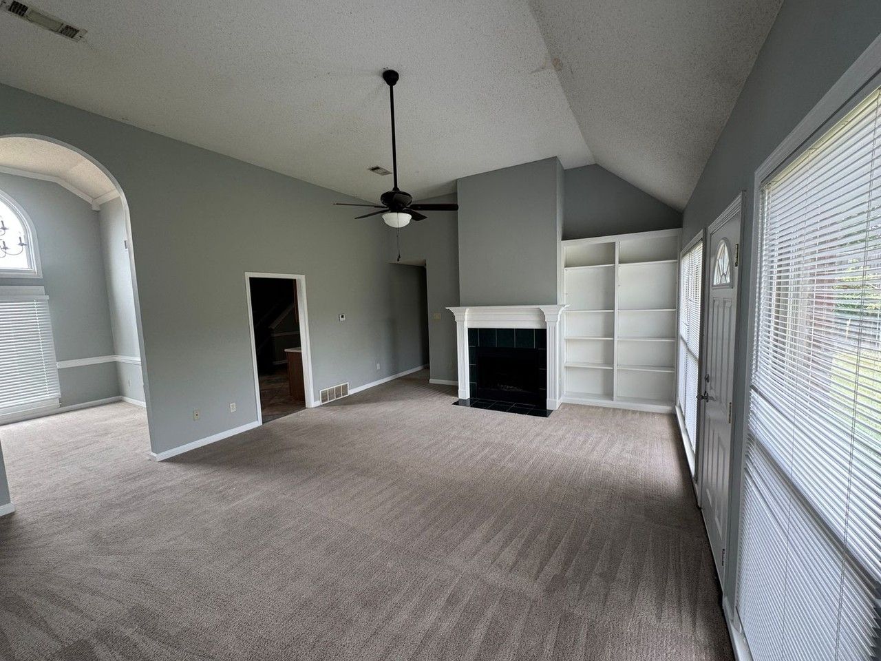 8594 Sun Vista Dr - Photo 4 of 18