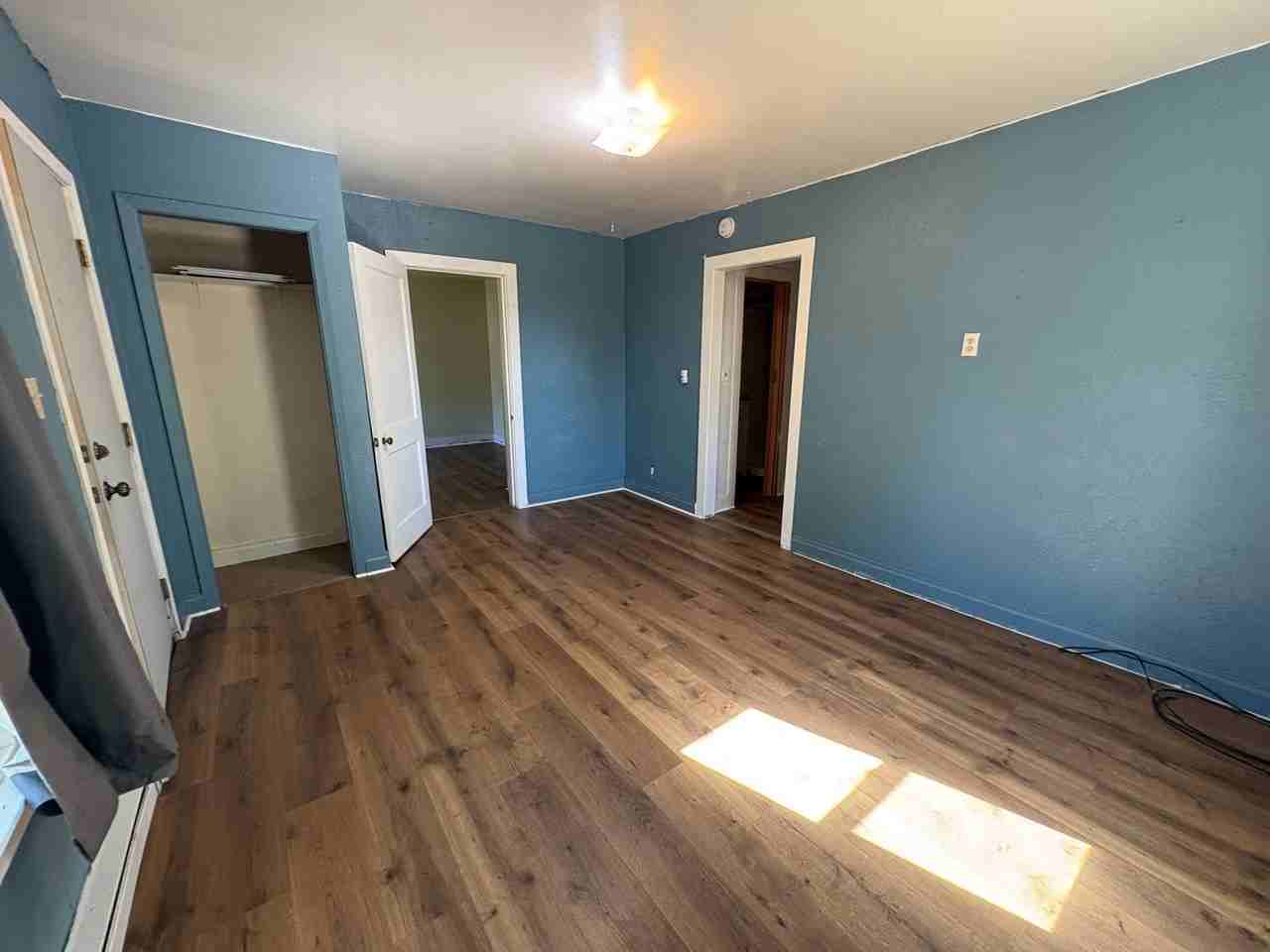 511 1/2 7th Ave - Photo 4 of 11
