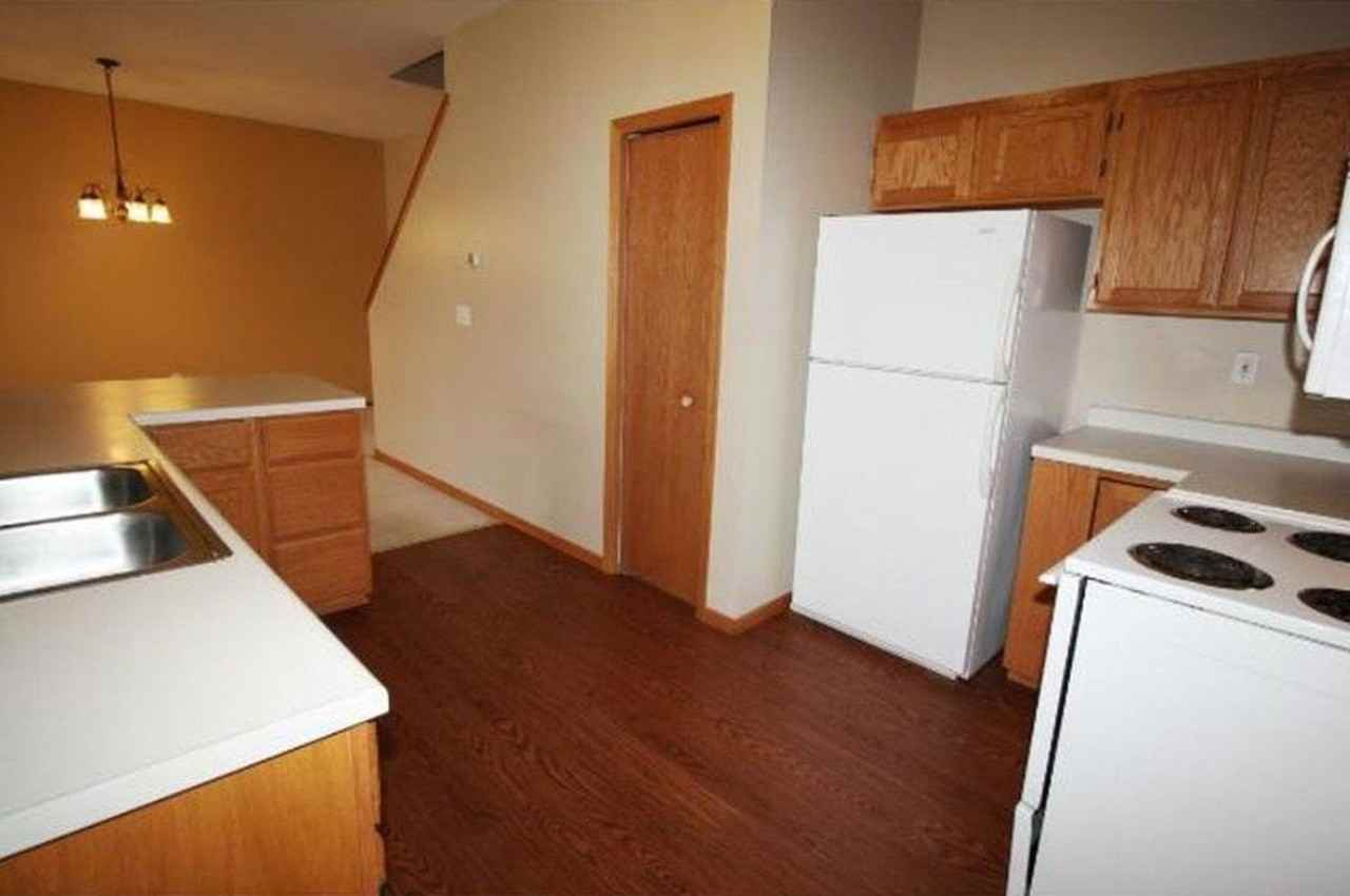 1900 Parkway Ave - Photo 4 of 9
