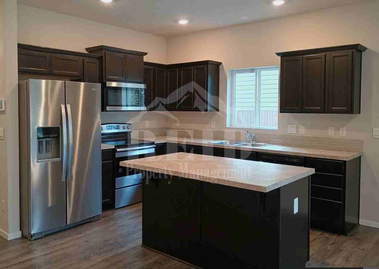 6453 Hornet Cir Ne - Photo 3 of 17