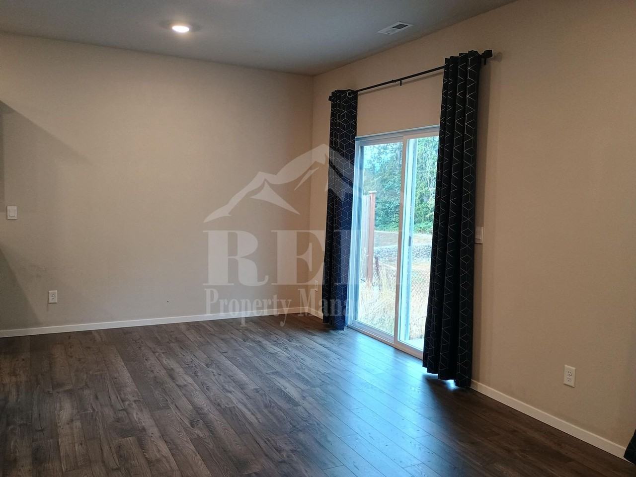 6453 Hornet Cir Ne - Photo 5 of 17