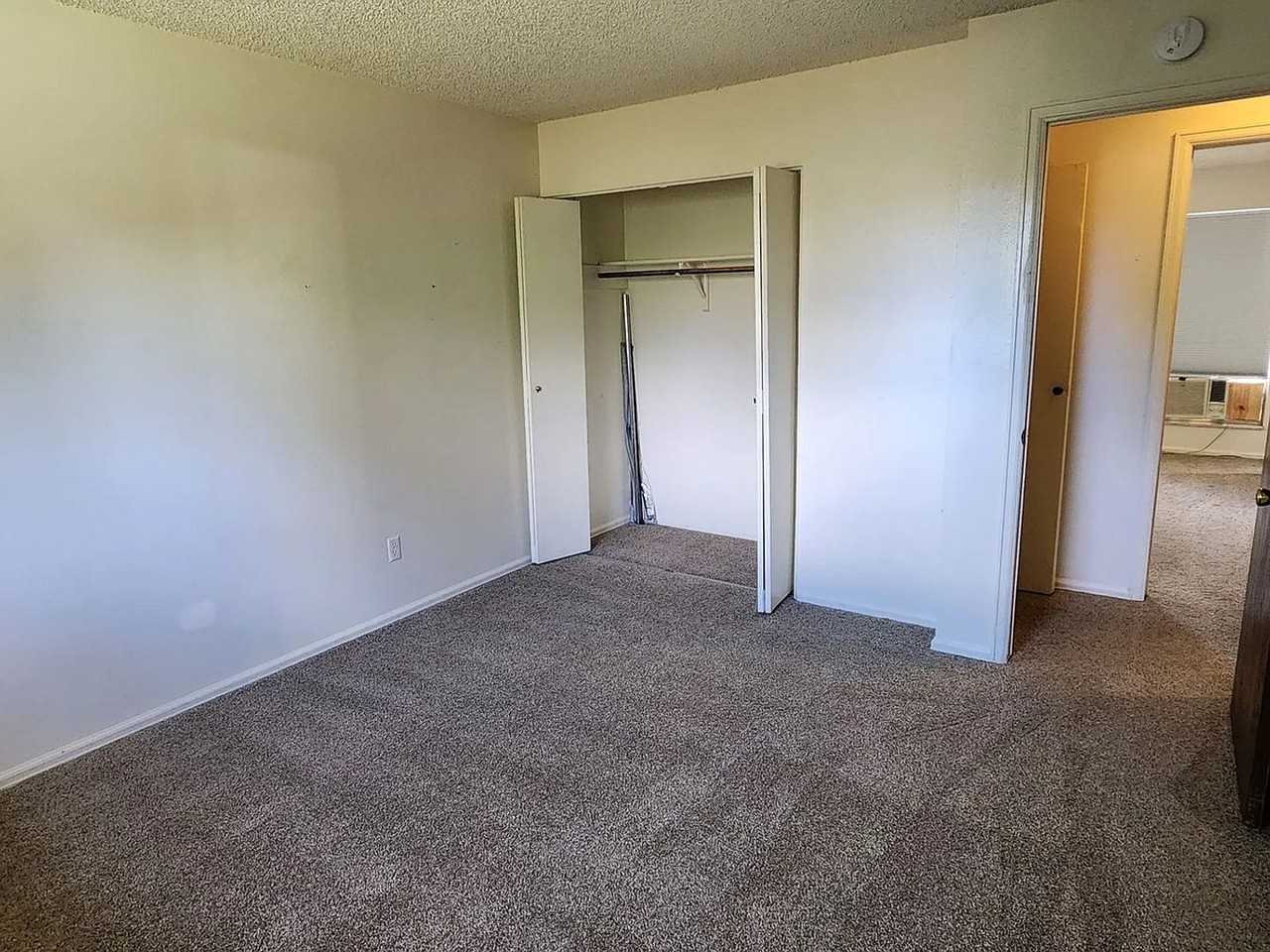 2625 Prescott Cir E - Photo 5 of 10