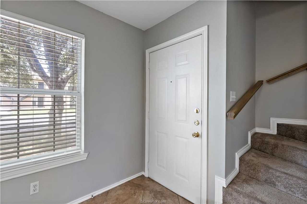 1903 Woodsman Dr - Photo 3 of 22