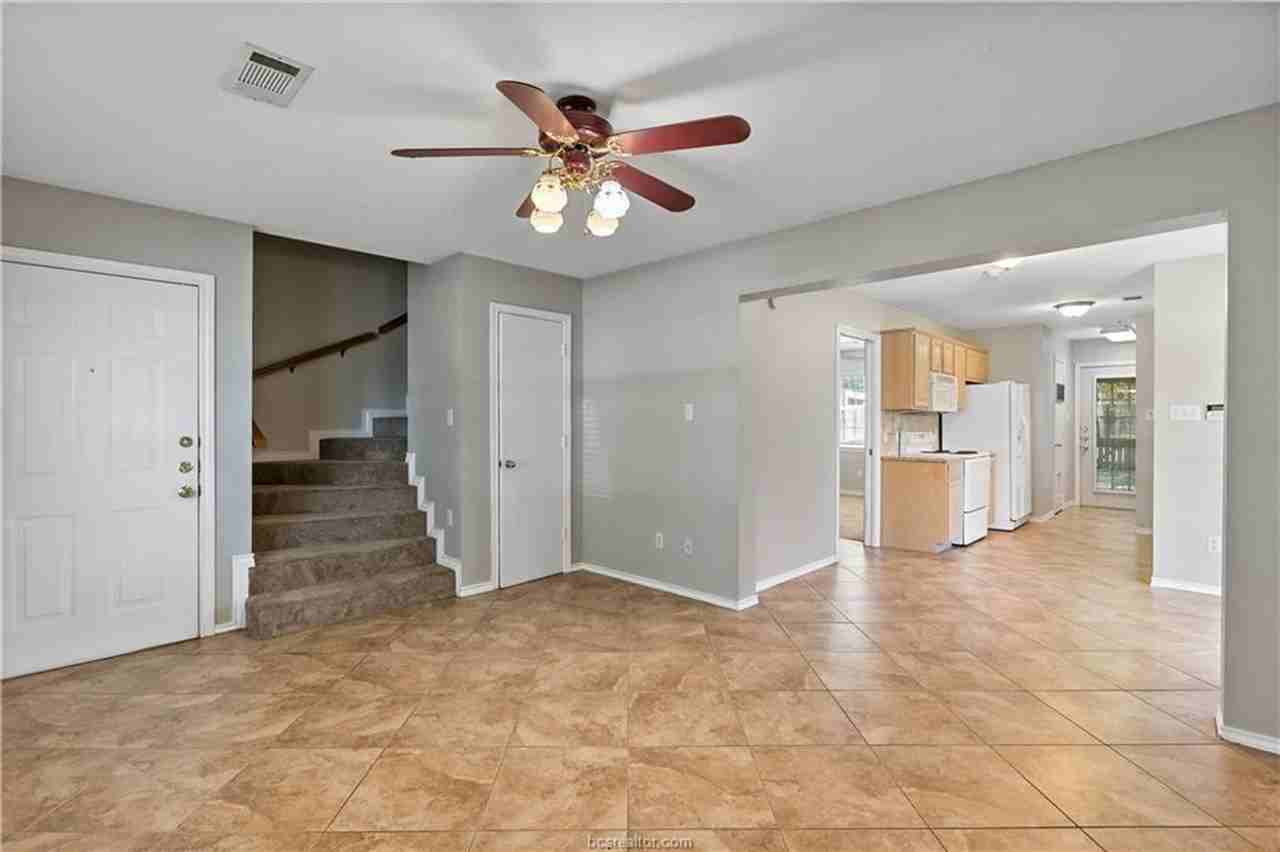 1903 Woodsman Dr - Photo 5 of 22