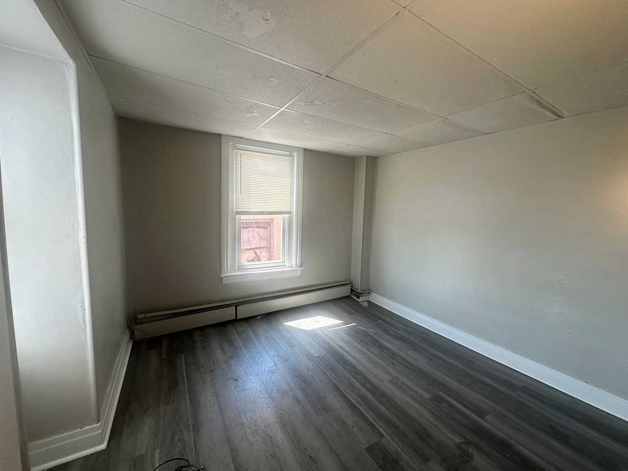 818 Church St - Photo 6 of 26