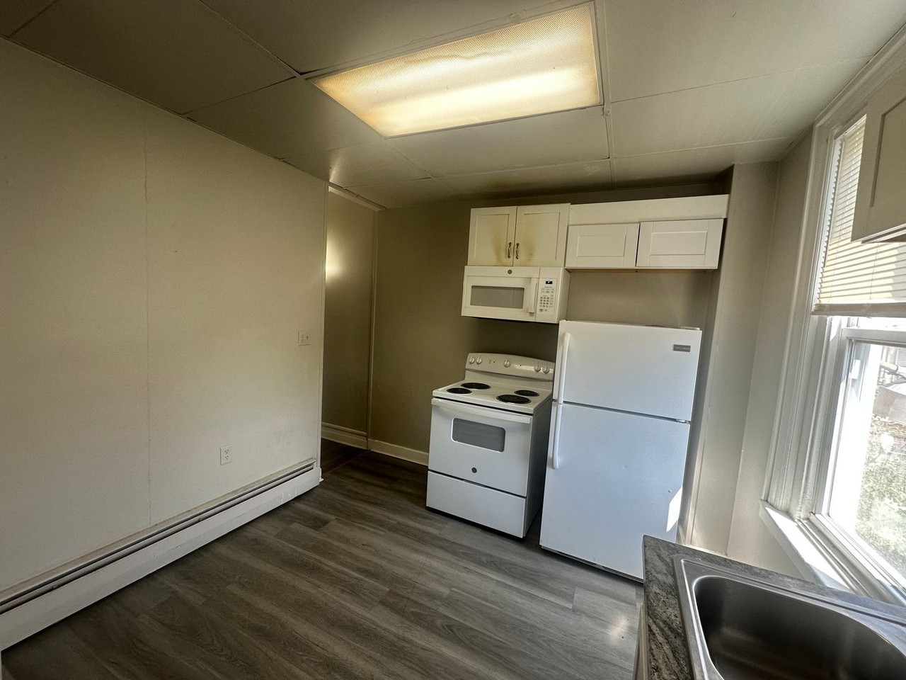 818 Church St - Photo 6 of 25