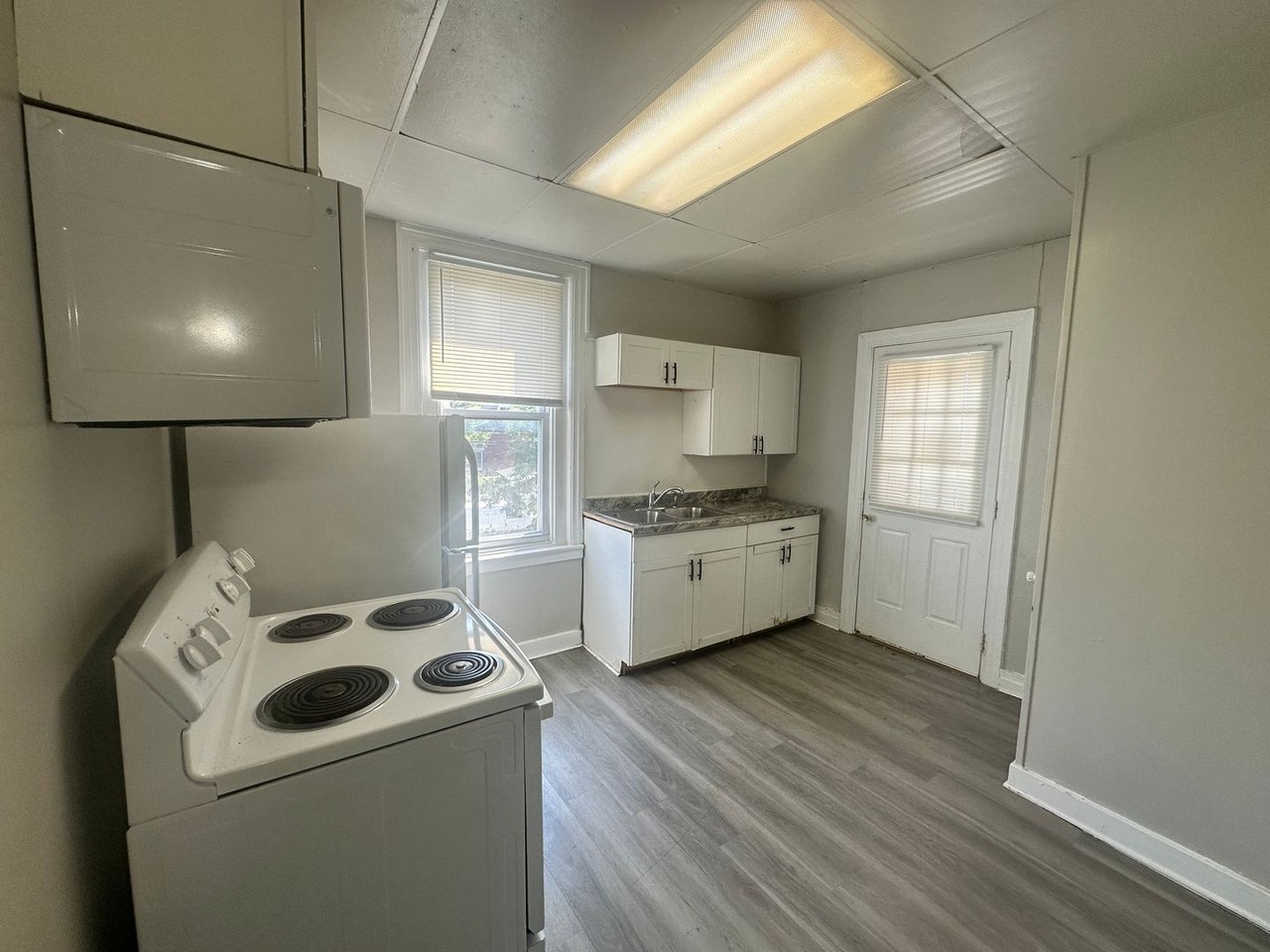 818 Church St - Photo 4 of 25