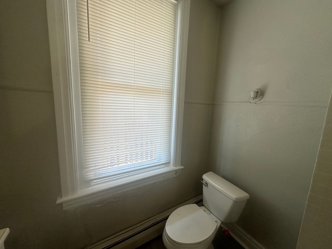 818 Church St - Photo 7 of 25