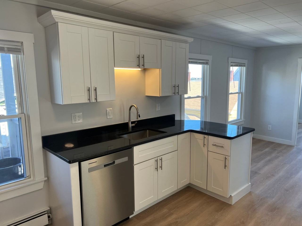 20 King St - Photo 2 of 13