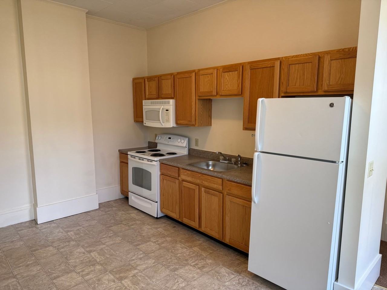21 Storer St - Photo 2 of 14