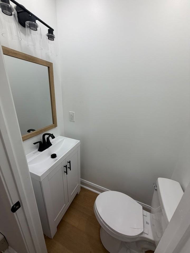 1427 S Etting St - Photo 3 of 11