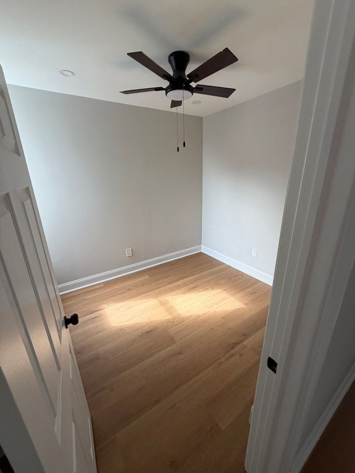 1427 S Etting St - Photo 7 of 11