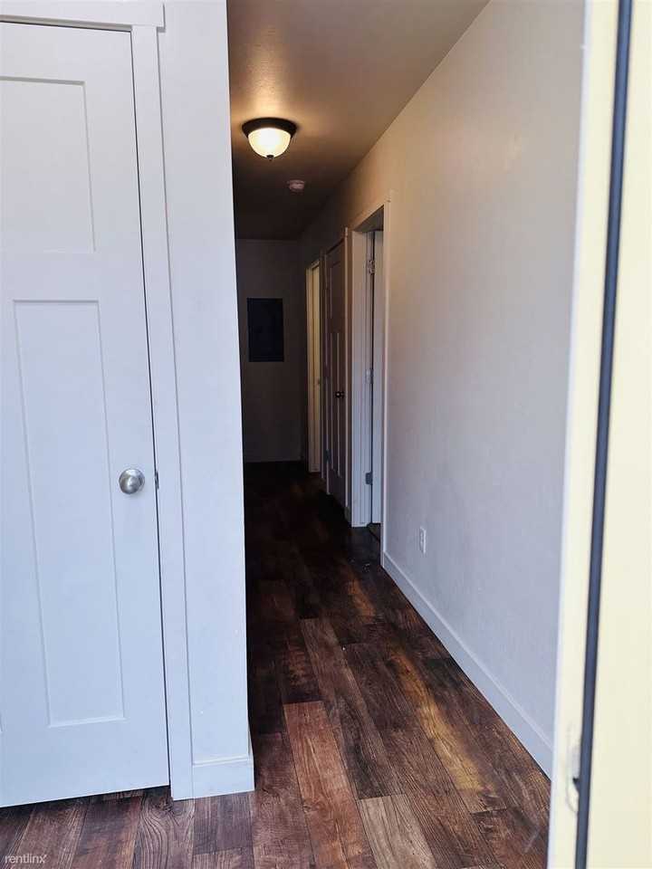 220 S Carterville Rd - Photo 4 of 19