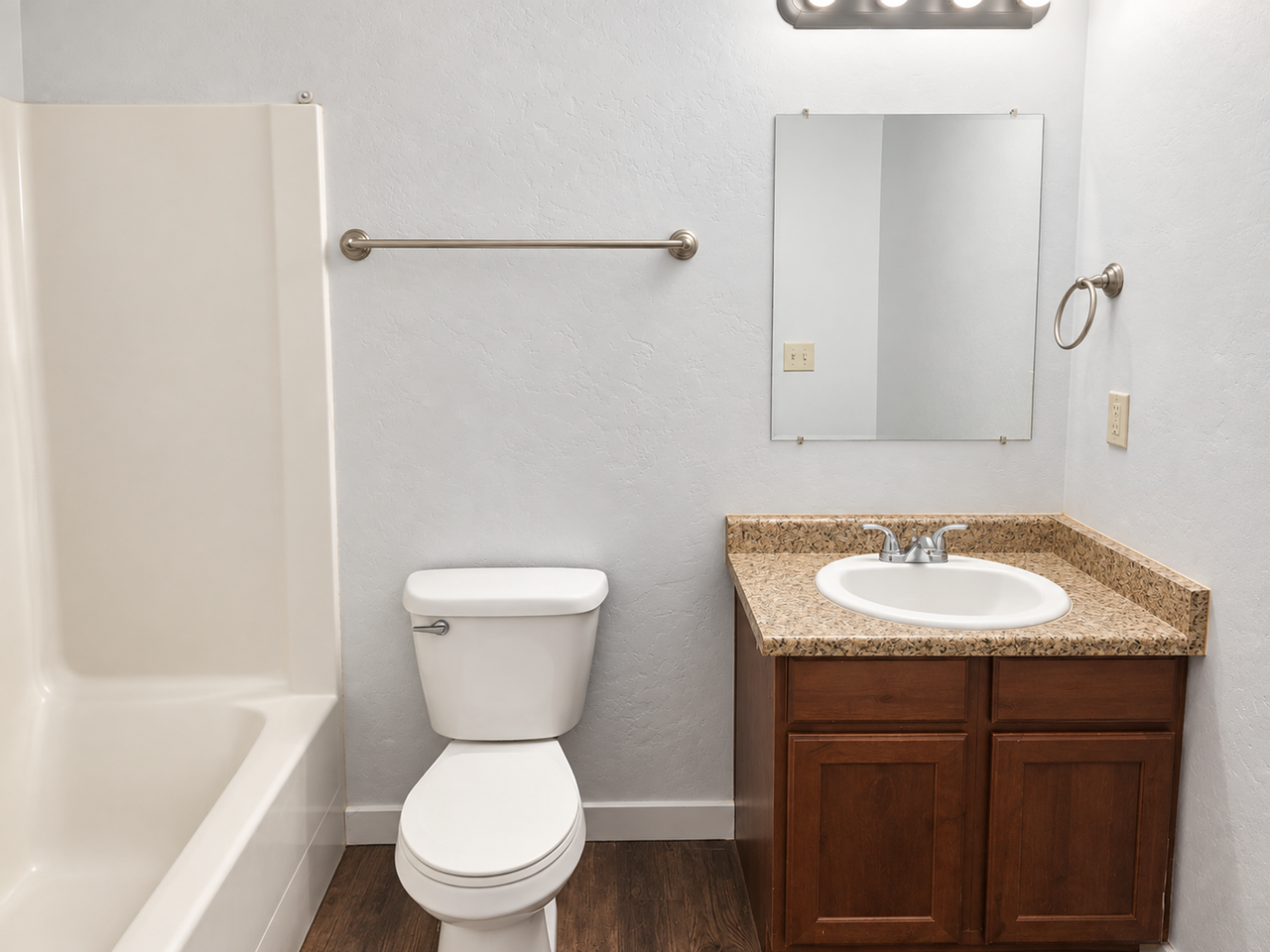 220 S Carterville Rd - Photo 5 of 19