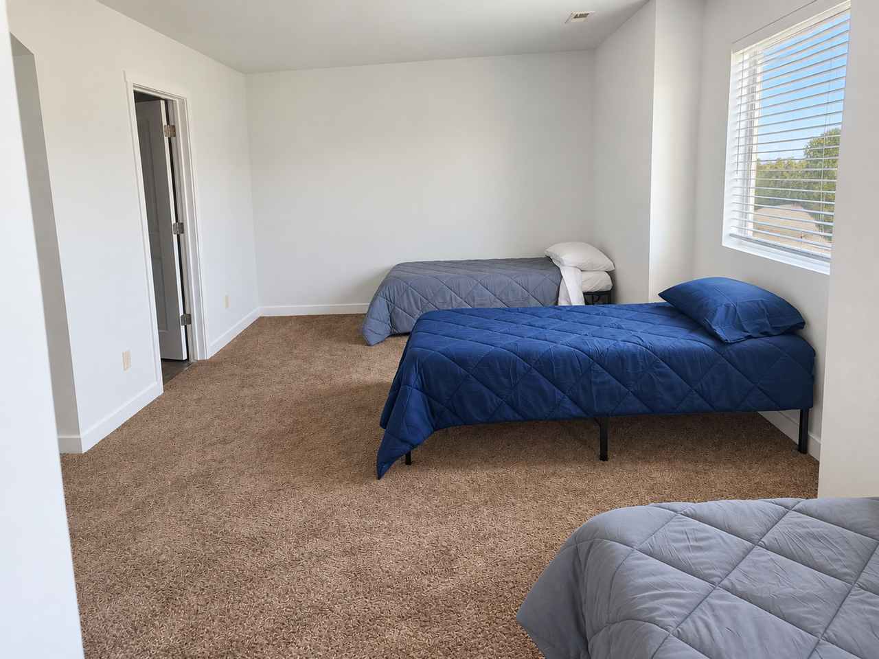 3 Bedroom Vineyard Townhome Near UVU - Photo 5 of 9