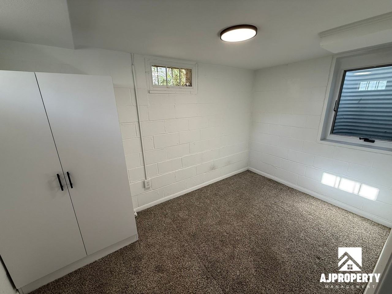 2141 S Norton Ave - Photo 6 of 10